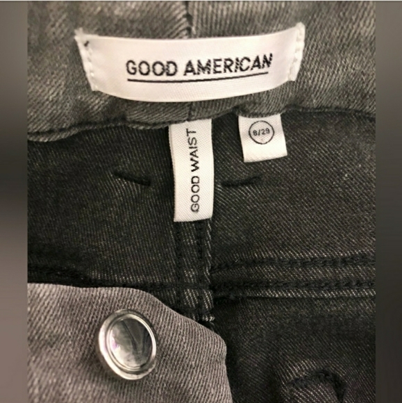 GOOD AMERICAN Good Waist Raw Hem Jeans - Picture 7 of 10